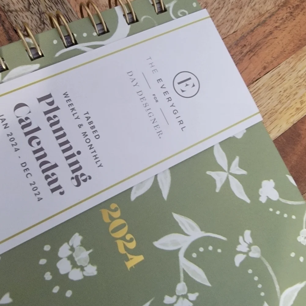 EVERYGIRL BRAND NEW weekly/monthly planner.  5x8